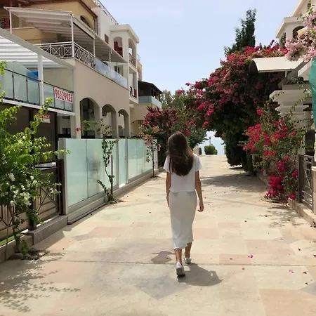 White Maisonette Galatex Λεμεσός