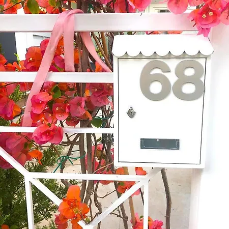 White Maisonette Galatex Lejlighed *